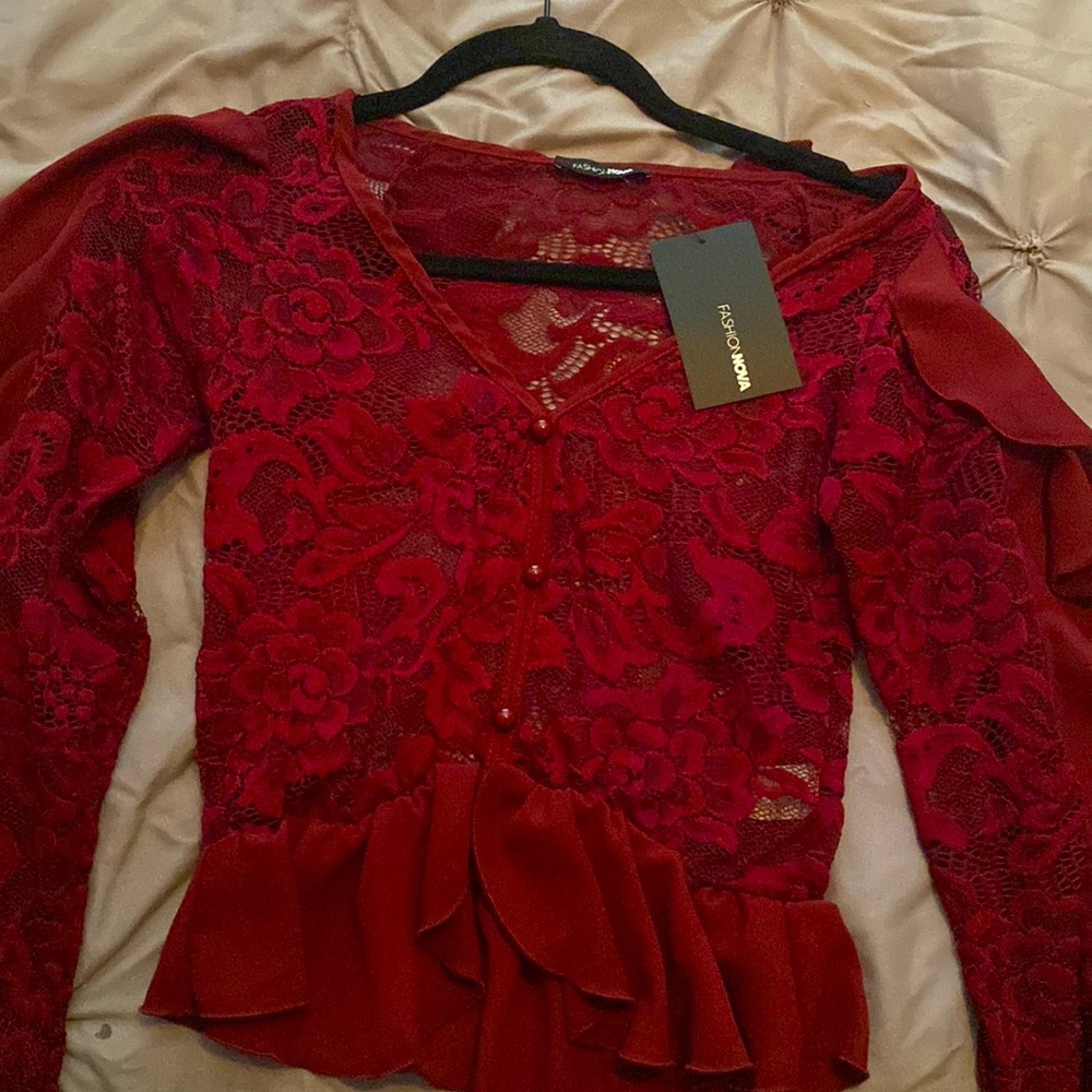 Fashion nova xs shirt